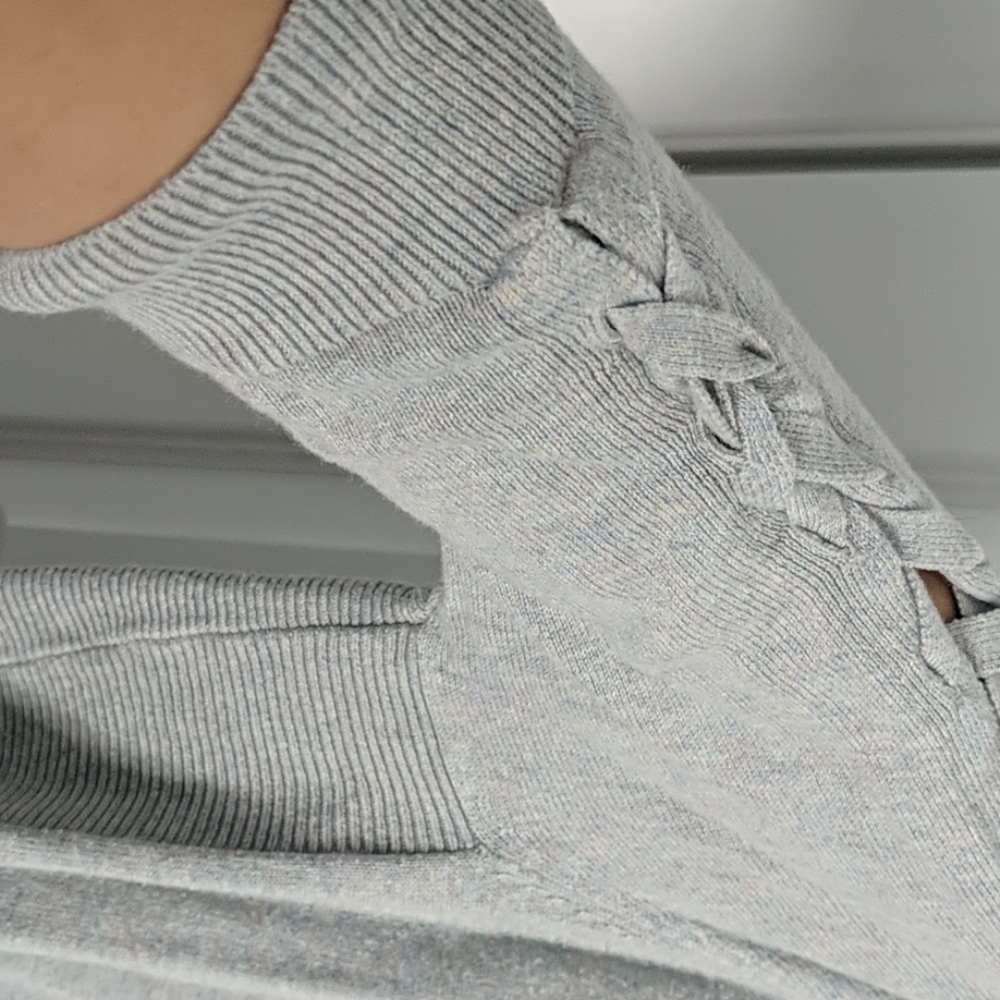 Cold Shoulder Top - Picture 2 of 4